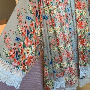 Floral lace kimono